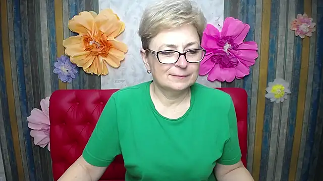 Snapshot of EmiliaGree chatting on May 2026 05:07:02 PM EmiliaGree online show from May 2026 05:07:02 PM