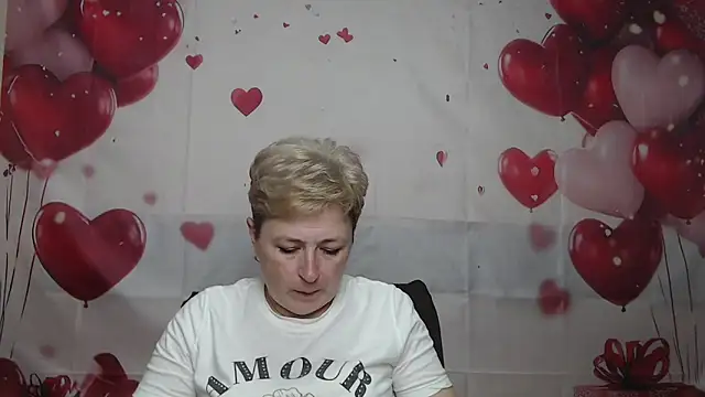 Snapshot of EmiliaGree chatting on May 2026 05:12:02 PM EmiliaGree online show from May 2026 05:12:02 PM