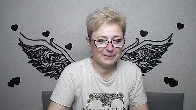 Snapshot of EmiliaGree chatting on July 2026 05:07:02 PM EmiliaGree online show from July 2026 05:07:02 PM