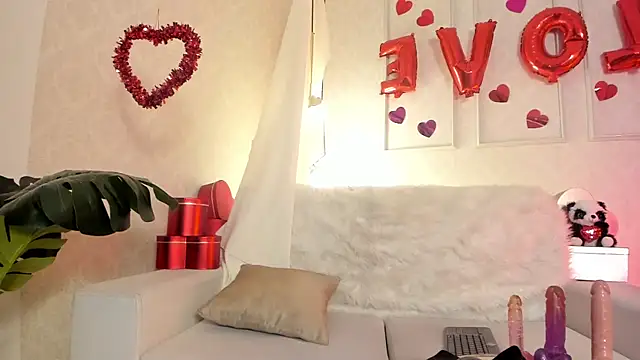 Snapshot of celestelewis chatting on February 2025 12:43:01 PM celestelewis online show from February 2025 12:43:01 PM