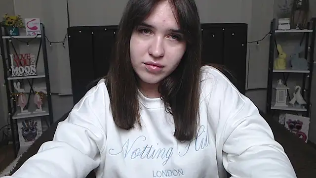 LauraHlot online show from February 2025 03:43:01 AM