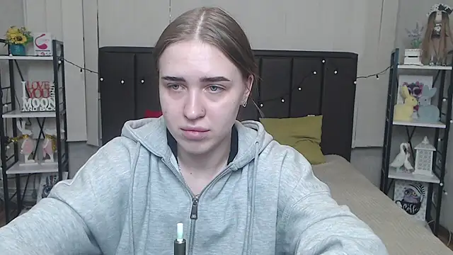 LauraHlot online show from September 2025 05:39:02 PM