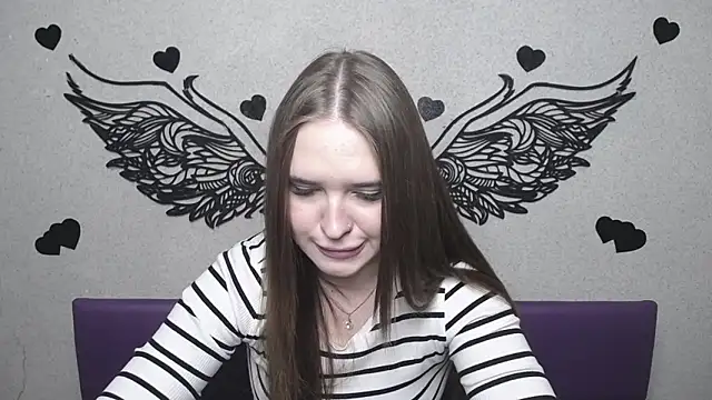 LauraHlot online show from April 2026 07:07:02 PM