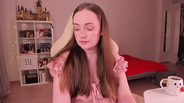 Snapshot of WalkingGirl chatting on September 2025 05:18:02 PM WalkingGirl online show from September 2025 05:18:02 PM