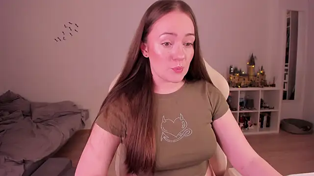 Snapshot of WalkingGirl chatting on November 2025 09:48:01 PM WalkingGirl online show from November 2025 09:48:01 PM