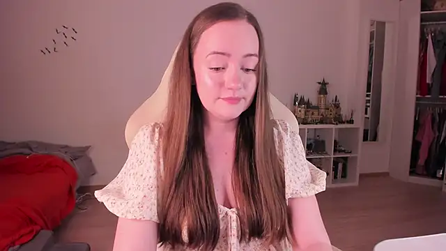 Snapshot of WalkingGirl chatting on November 2025 06:08:02 PM WalkingGirl online show from November 2025 06:08:02 PM