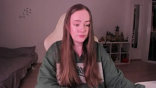 Snapshot of WalkingGirl chatting on November 2025 10:45:01 PM WalkingGirl online show from November 2025 10:45:01 PM