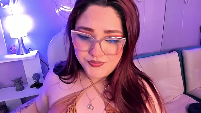 Camiila Osorio online show from November 2025 07:38:01 PM