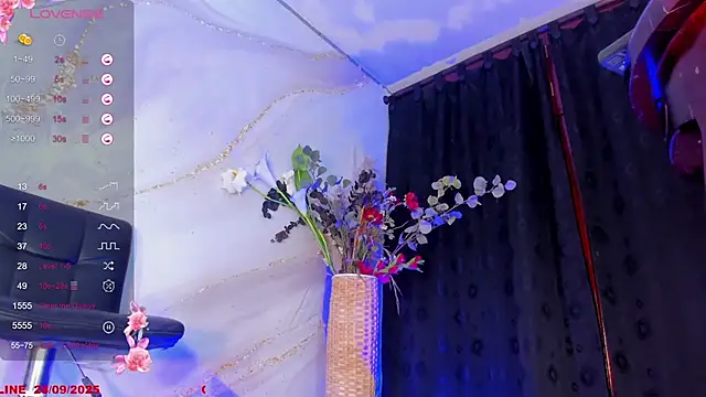 Karla-Ebony online show from September 2025 01:38:01 PM