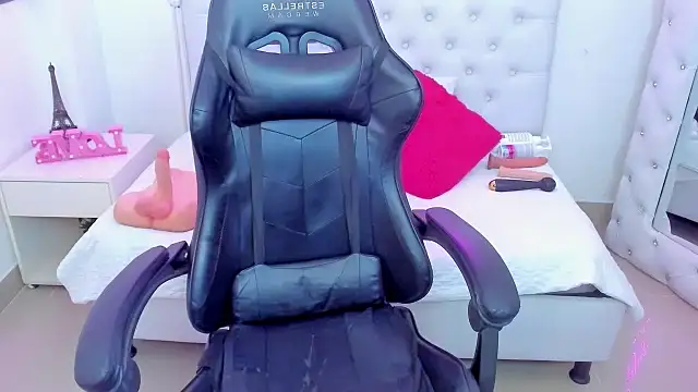 silvana  miller online show from January 2025 07:18:02 PM