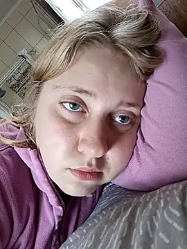 Snapshot of AnastasiaSky19 chatting on October 2025 11:28:02 AM AnastasiaSky19 online show from October 2025 11:28:02 AM