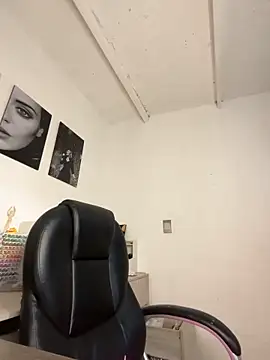 JESSI NAOMI online show from March 2026 04:40:01 AM