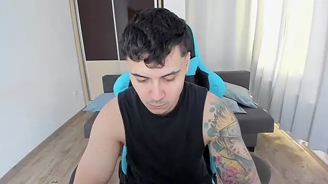 MatMalonne online show from January 2025 06:42:02 AM