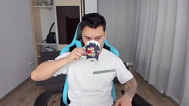 MatMalonne online show from February 2025 07:18:02 AM