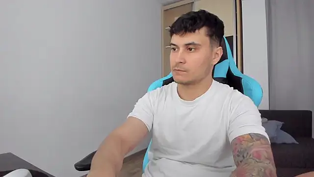 MatMalonne online show from February 2025 03:09:02 PM