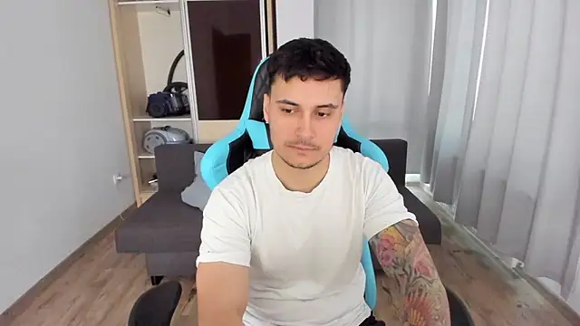 MatMalonne online show from February 2025 02:35:02 PM