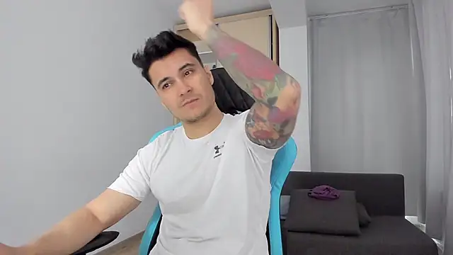 MatMalonne online show from February 2025 06:32:02 AM