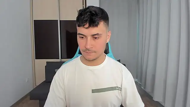 MatMalonne online show from November 2025 01:54:02 PM