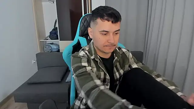 MatMalonne online show from February 2026 05:58:02 AM