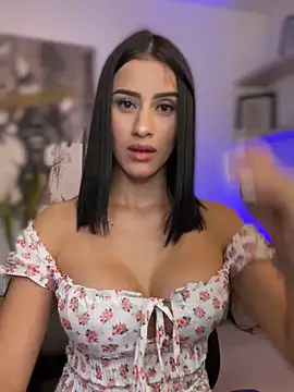 Snapshot of SarahhSmitth1 chatting on December 2024 10:28:02 PM SarahhSmitth1 online show from December 2024 10:28:02 PM