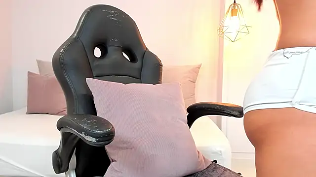 anny tayloor online show from December 2024 05:15:01 PM