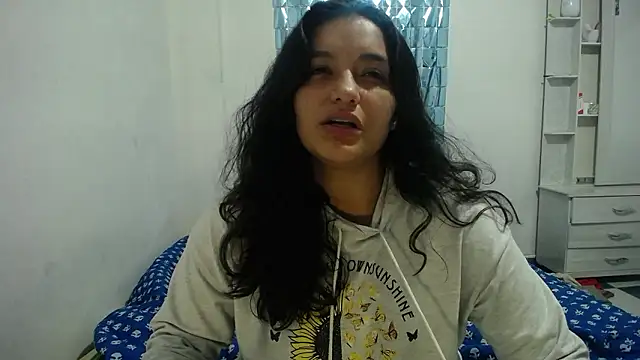 Snapshot of Laurenkenner_ chatting on December 2024 08:44:01 PM Laurenkenner online show from December 2024 08:44:01 PM