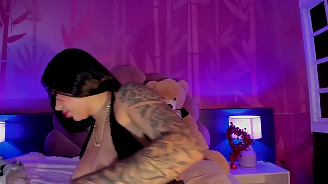 kiim taaylor online show from February 2025 05:57:02 PM