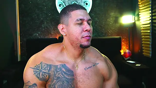 MassimoWalton2 online show from March 2025 01:48:01 PM