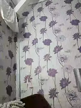 SweetLeila40 online show from February 2025 11:31:01 PM