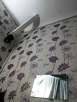 SweetLeila40 online show from February 2025 11:13:02 PM