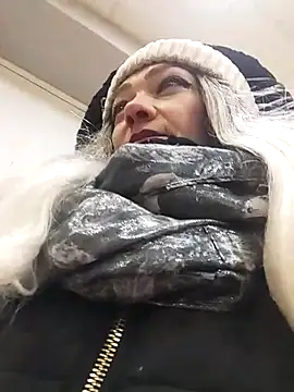 SweetLeila40 online show from March 2026 04:43:01 PM