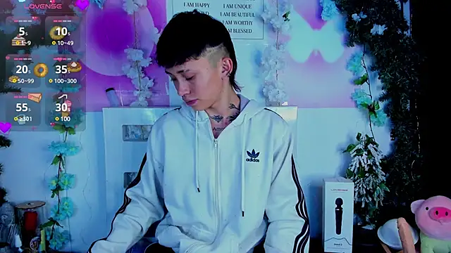 juniior 2311  online show from January 2025 10:23:01 PM