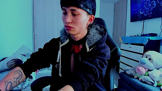 juniior 2311  online show from January 2026 07:11:01 PM