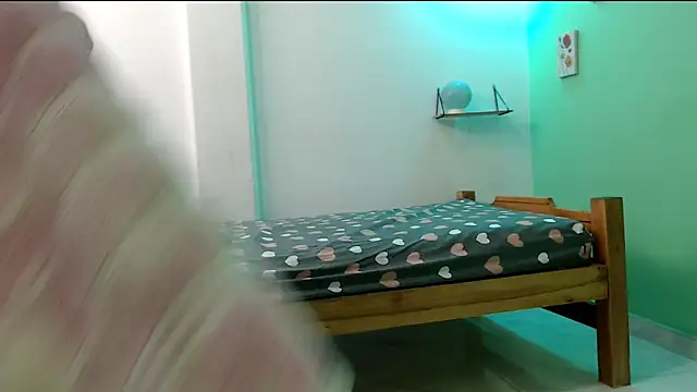 evaleribigtits18 online show from March 2026 02:04:01 AM