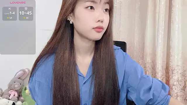 Snapshot of Lvy--v chatting on March 2026 11:30:02 PM Lvy--v online show from March 2026 11:30:02 PM