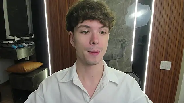 Snapshot of calvin_love_you chatting on July 2026 03:04:01 PM calvin love you online show from July 2026 03:04:01 PM