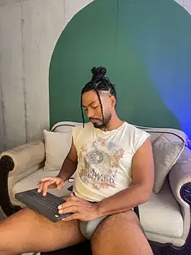 Snapshot of noah_jones__ chatting on February 2026 04:44:01 PM noah jones online show from February 2026 04:44:01 PM