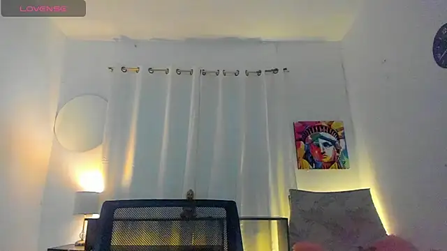 Snapshot of Sophie_sweett19 chatting on May 2026 01:24:02 AM Sophie sweett19 online show from May 2026 01:24:02 AM