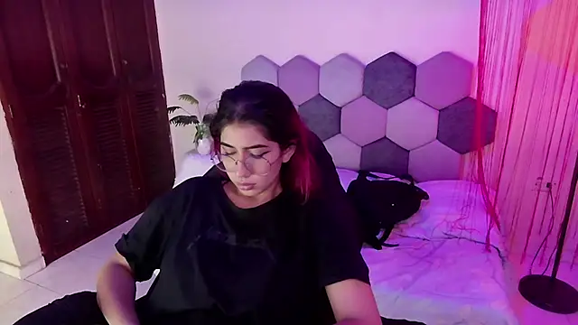 Horny tgn online show from March 2026 06:24:01 PM