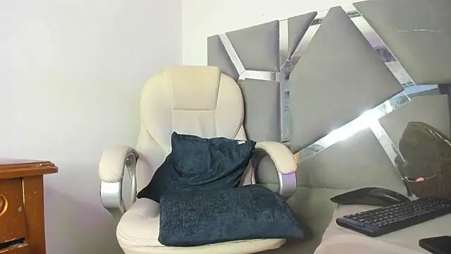 Arii xxx online show from February 2025 10:50:01 PM