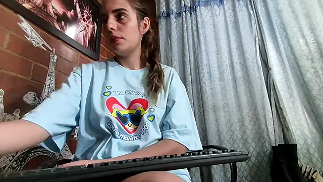 ValeriaLacrozee online show from February 2025 06:42:02 PM