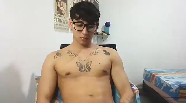 Snapshot of Dillom420 chatting on March 2025 05:07:01 AM Dillom420 online show from March 2025 05:07:01 AM