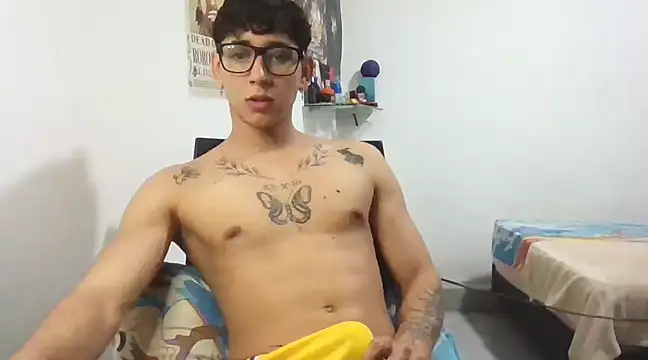 Snapshot of Dillom420 chatting on March 2025 05:16:01 AM Dillom420 online show from March 2025 05:16:01 AM