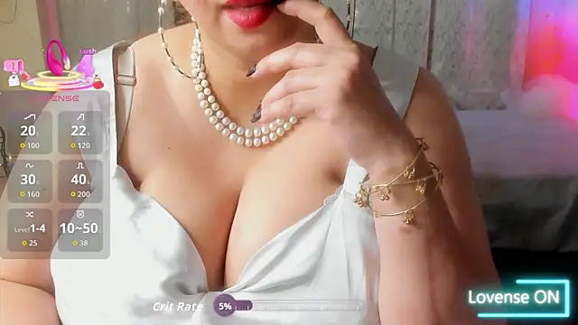 Snapshot of Gulabi_Queen chatting on May 2026 06:26:02 PM Gulabi Queen online show from May 2026 06:26:02 PM