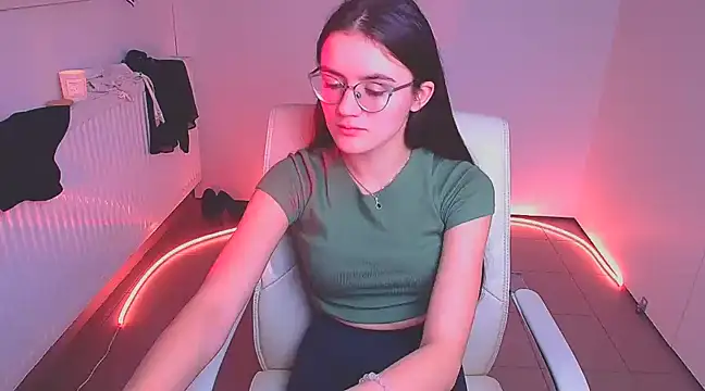 Snapshot of Josephine_jo chatting on December 2024 01:51:01 AM Josephine jo online show from December 2024 01:51:01 AM