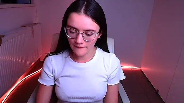 Snapshot of Josephine_jo chatting on December 2024 04:12:02 AM Josephine jo online show from December 2024 04:12:02 AM