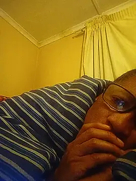 Snapshot of bustybillies chatting on June 2026 02:12:01 AM bustybillies online show from June 2026 02:12:01 AM