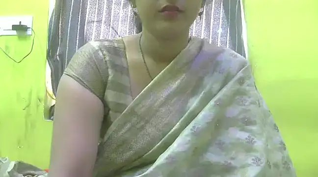 CUTYHINA 001 online show from December 2024 03:59:02 AM