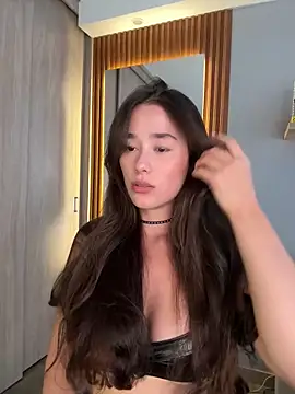 Snapshot of FridaKlein chatting on December 2024 09:39:01 PM FridaKlein online show from December 2024 09:39:01 PM