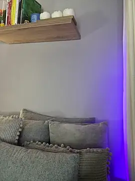 Snapshot of FridaKlein chatting on December 2024 01:14:01 AM FridaKlein online show from December 2024 01:14:01 AM